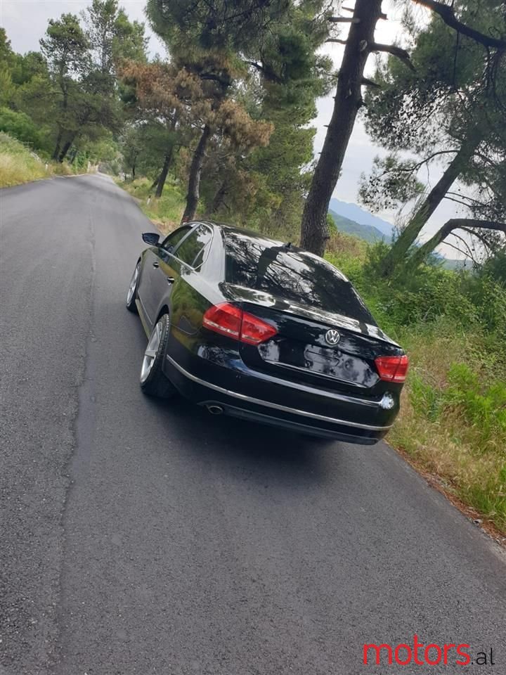 2012' Volkswagen Passat photo #2