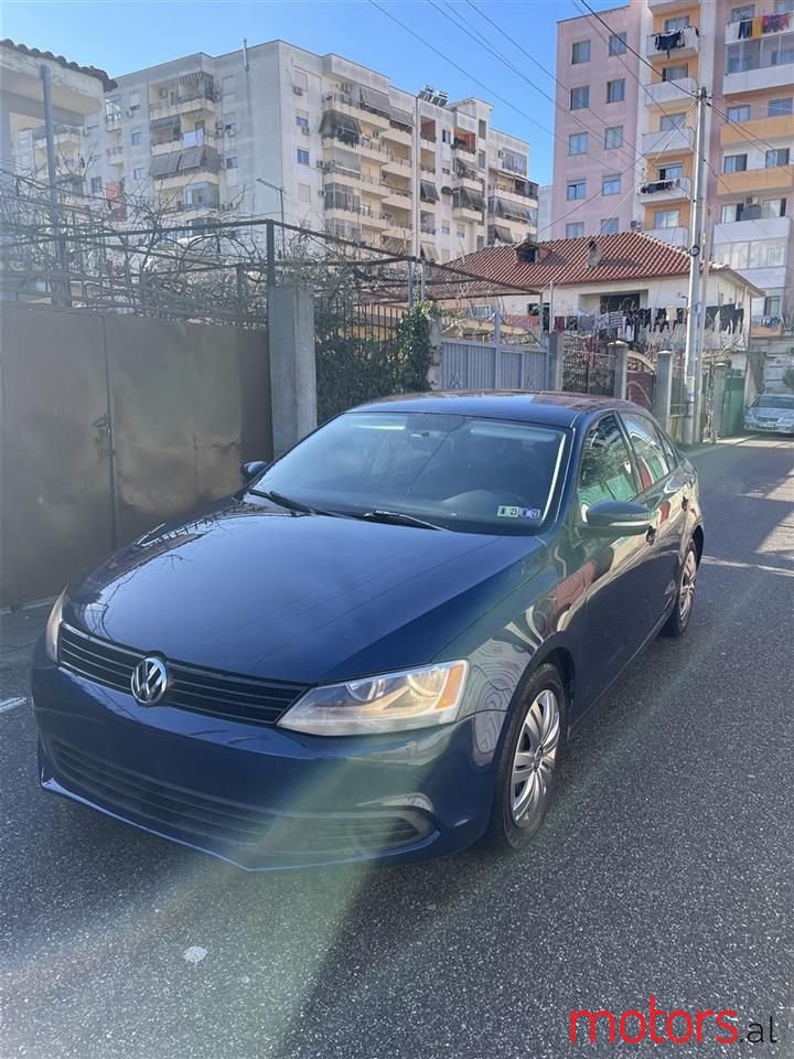 2012' Volkswagen Jetta photo #3