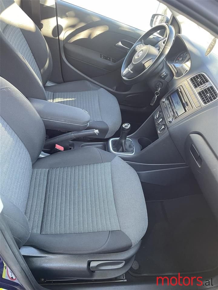 2010' Volkswagen Polo photo #3