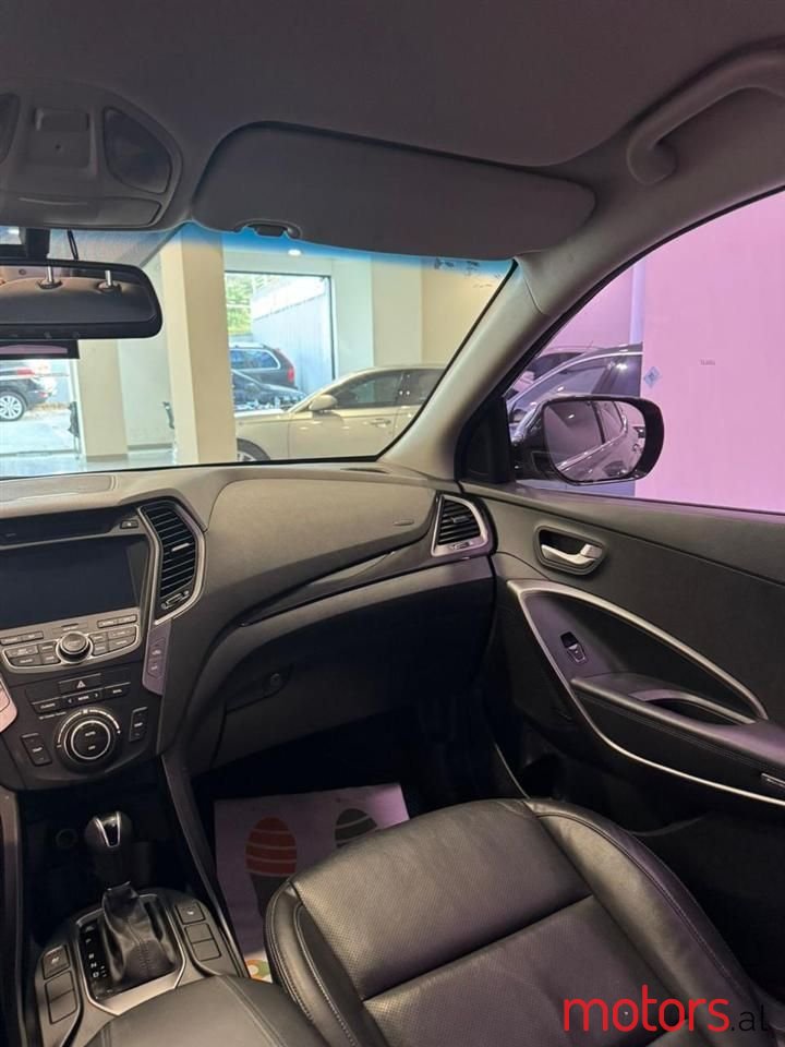 2013' Hyundai Santa Fe photo #5