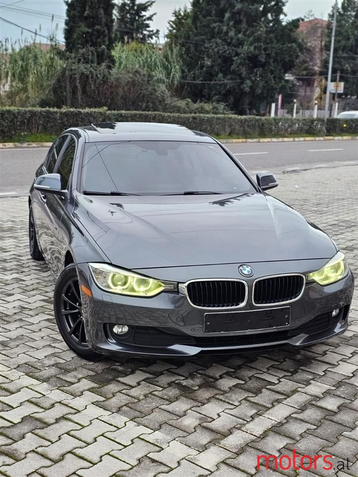 2013' BMW 320 photo #1