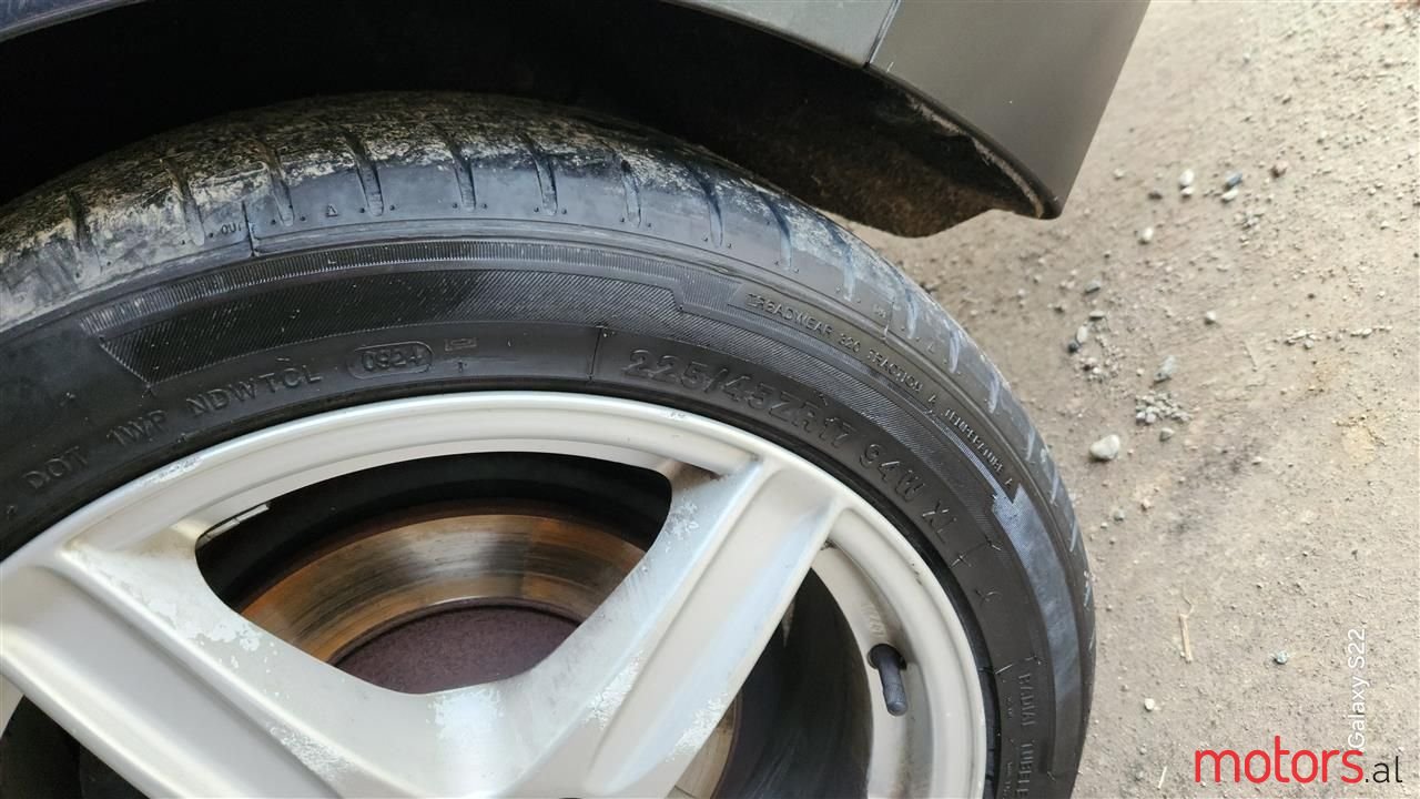 2006' Volkswagen Passat photo #5