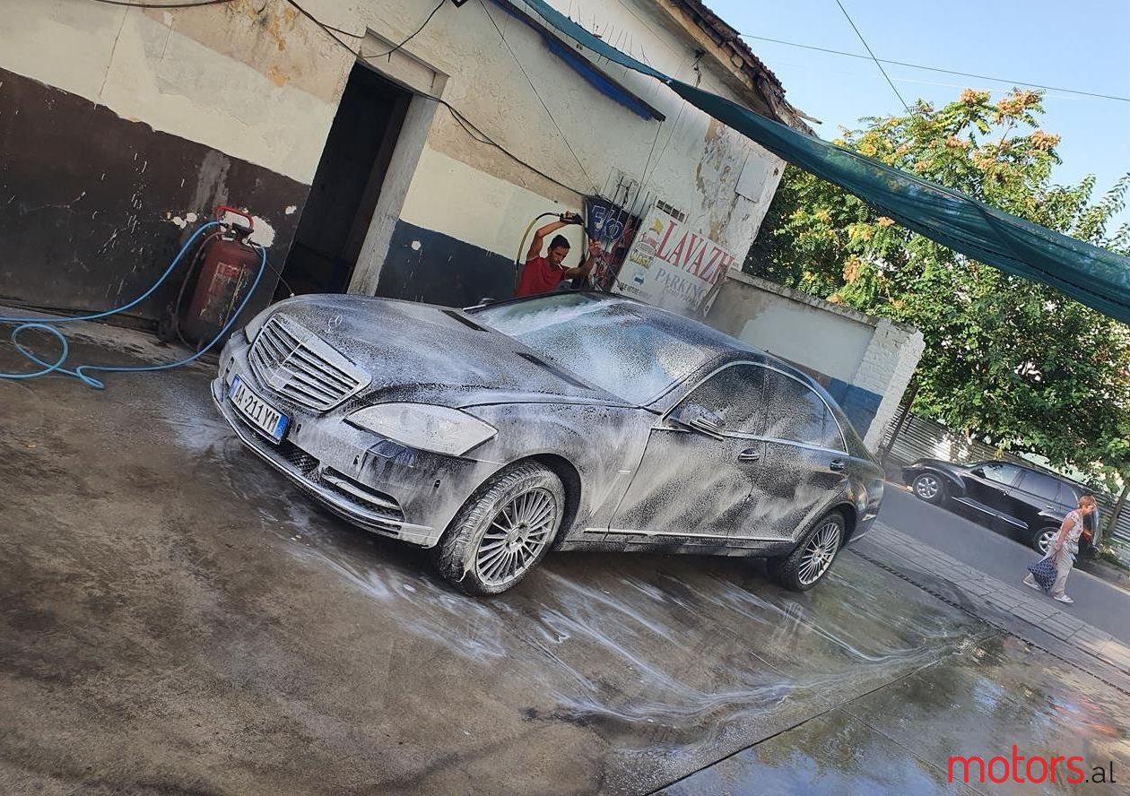 2010' Mercedes-Benz S 400 photo #1