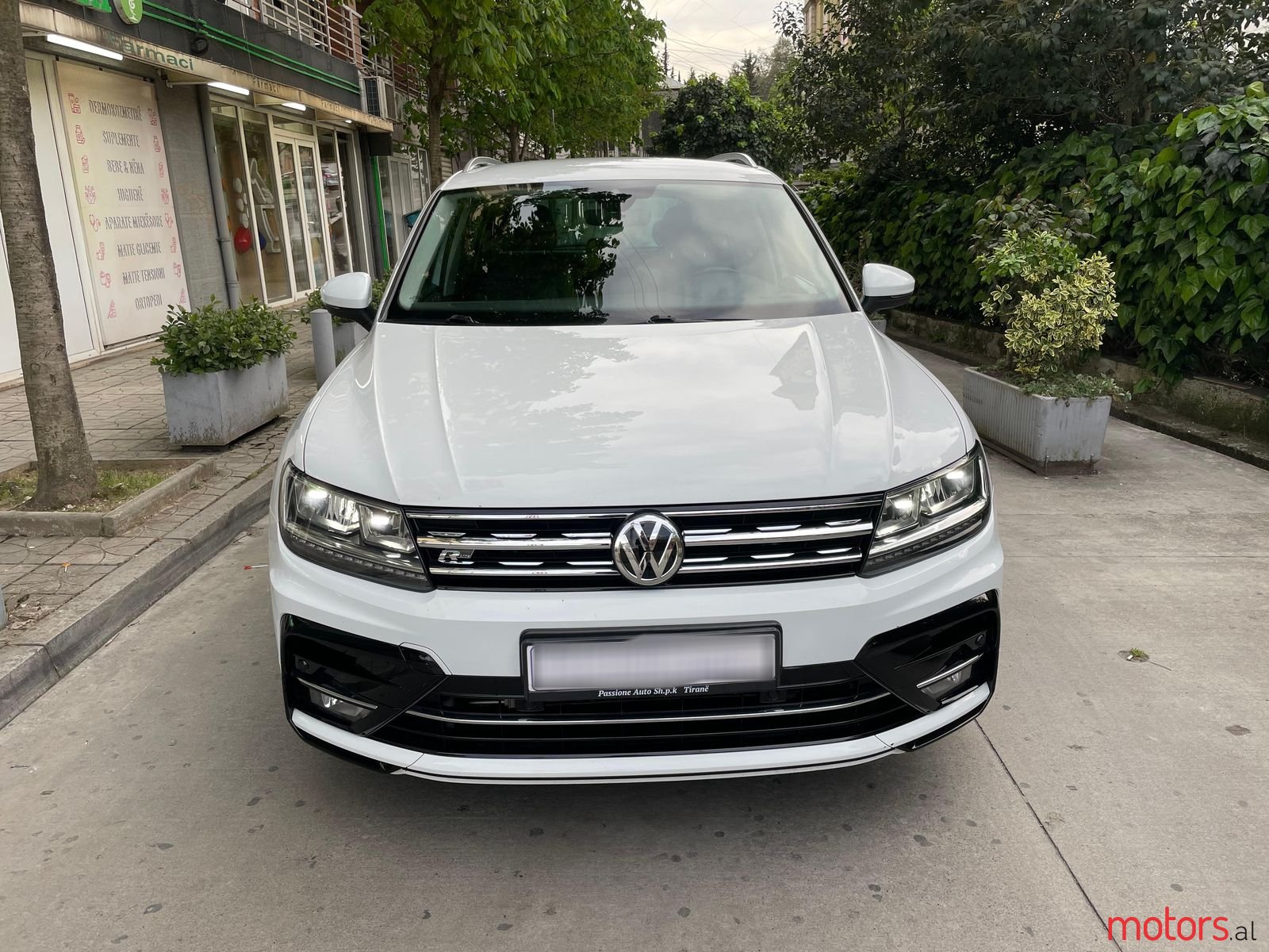 2019' Volkswagen Tiguan photo #1