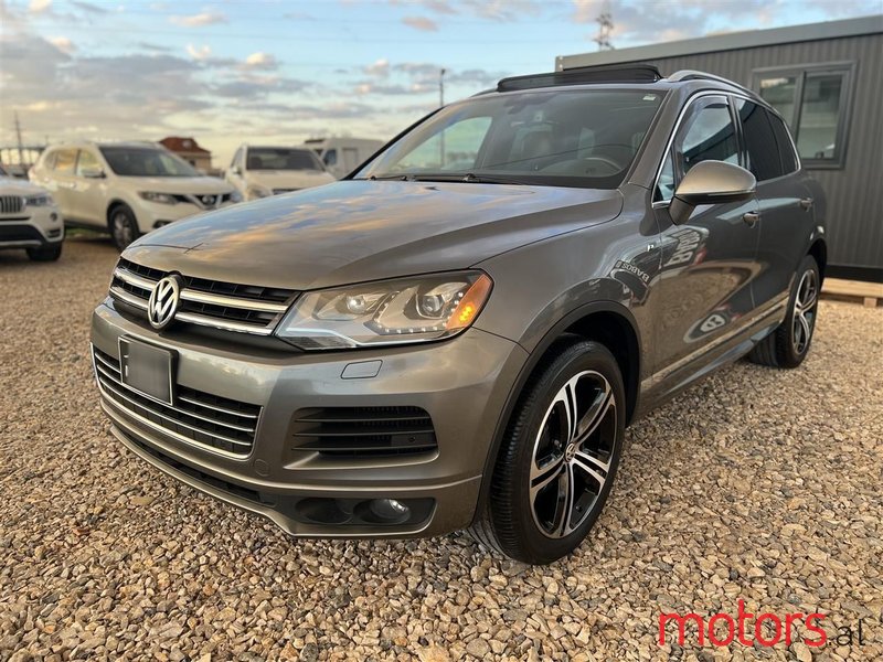 2014' Volkswagen Touareg photo #6