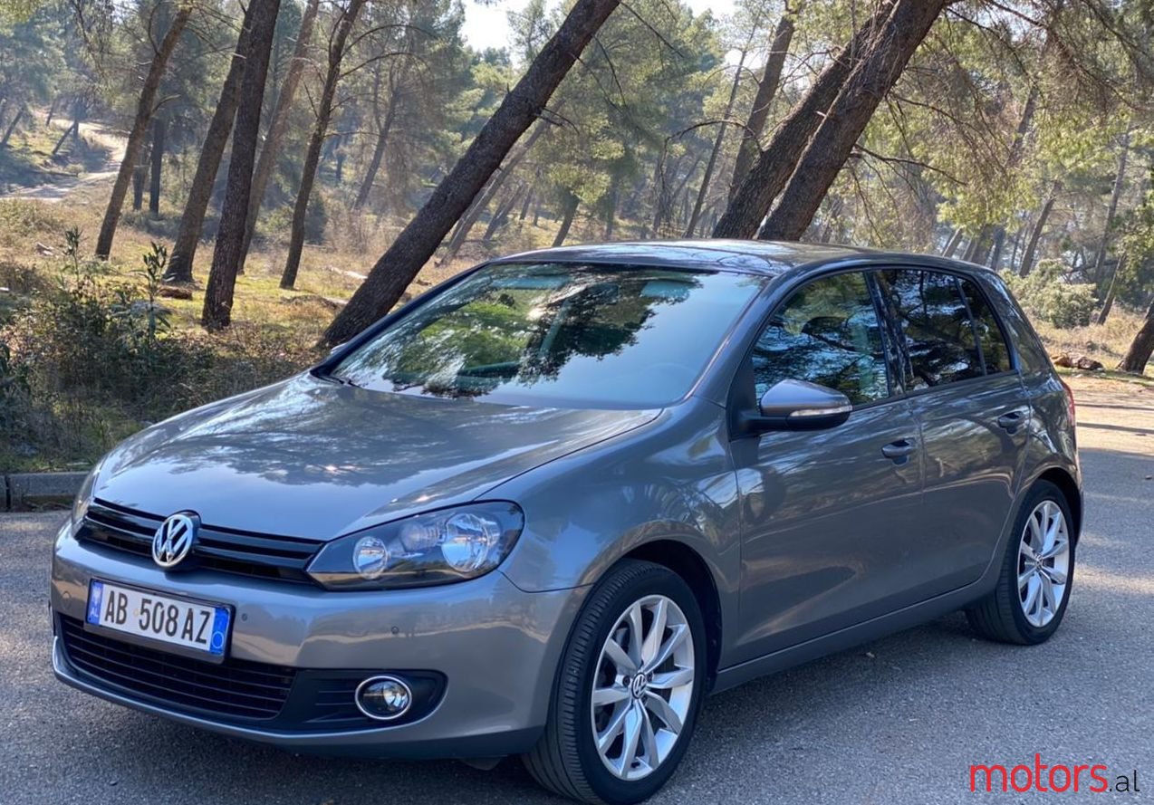 2010' Volkswagen Golf photo #1