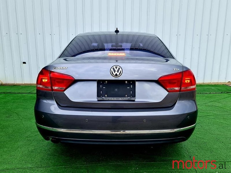 2012' Volkswagen Passat photo #5