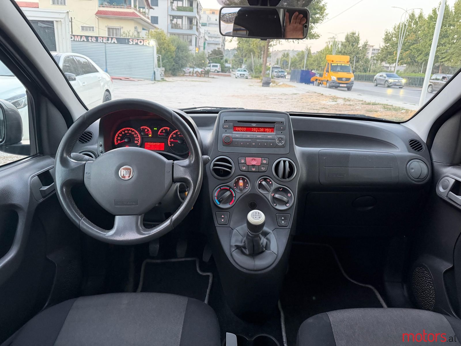 2011' Fiat Panda photo #2