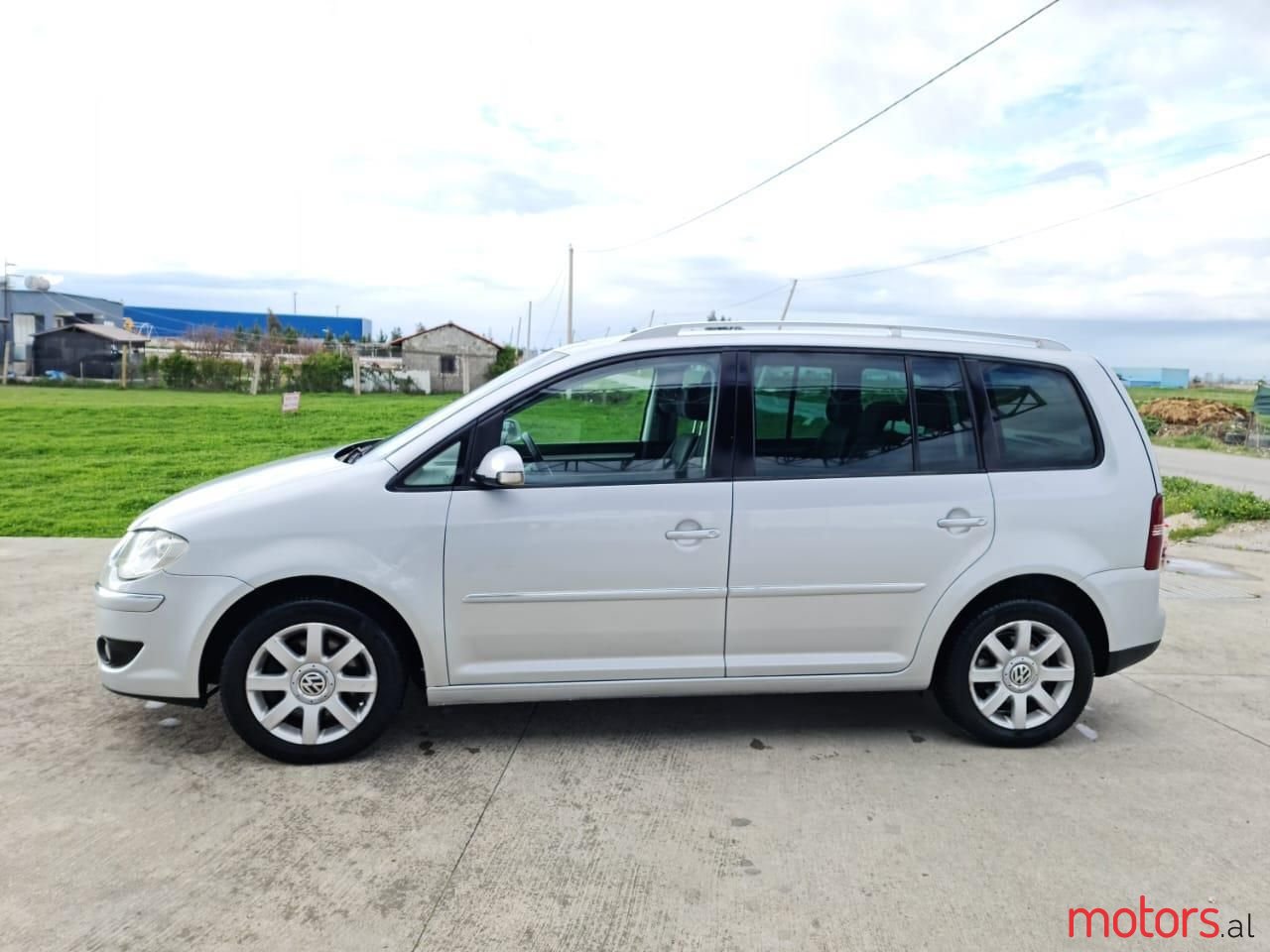 2007' Volkswagen Touran photo #5