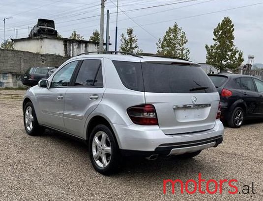 2005' Mercedes-Benz ML 320 photo #2