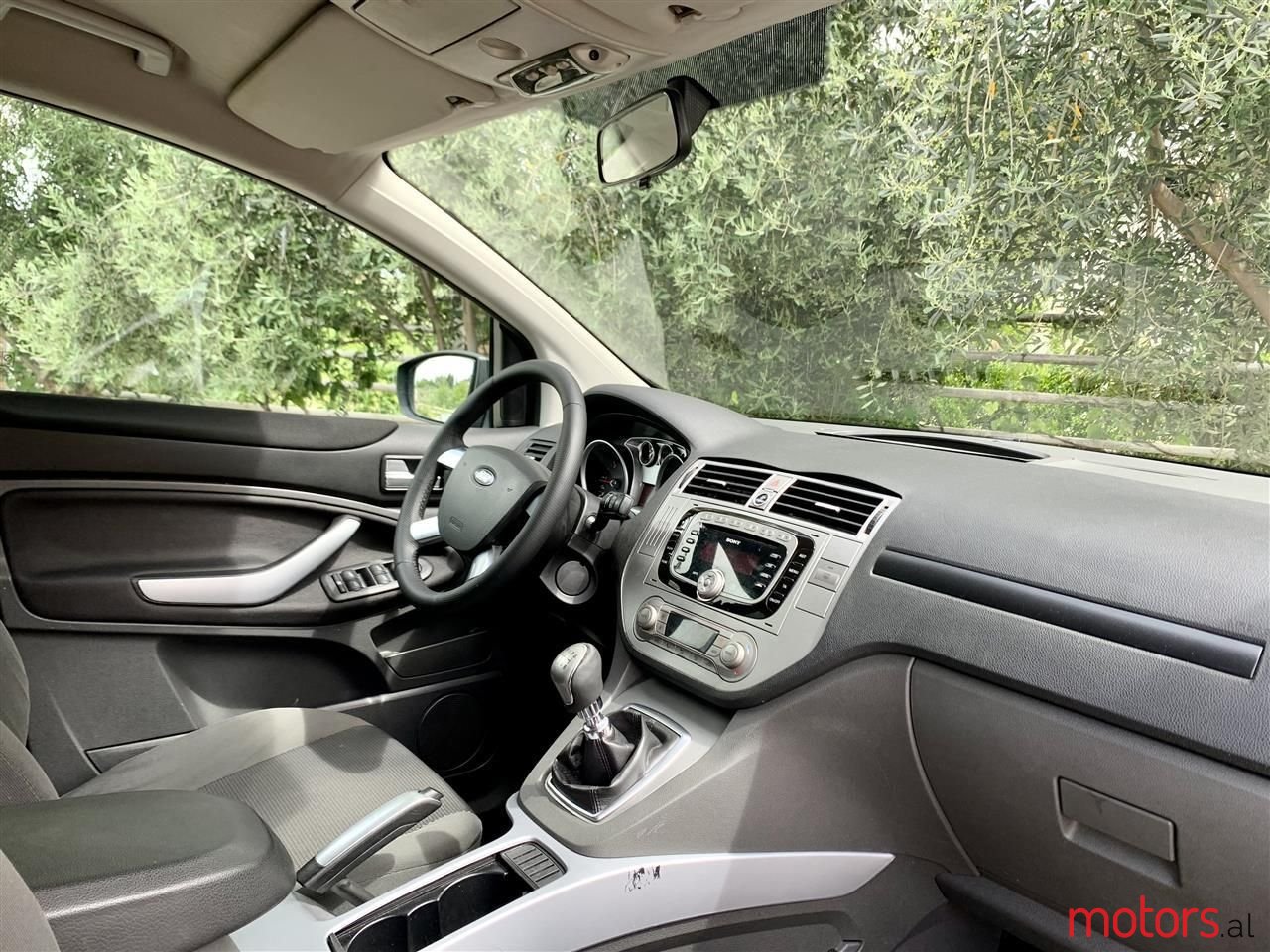 2010' Ford Kuga photo #3