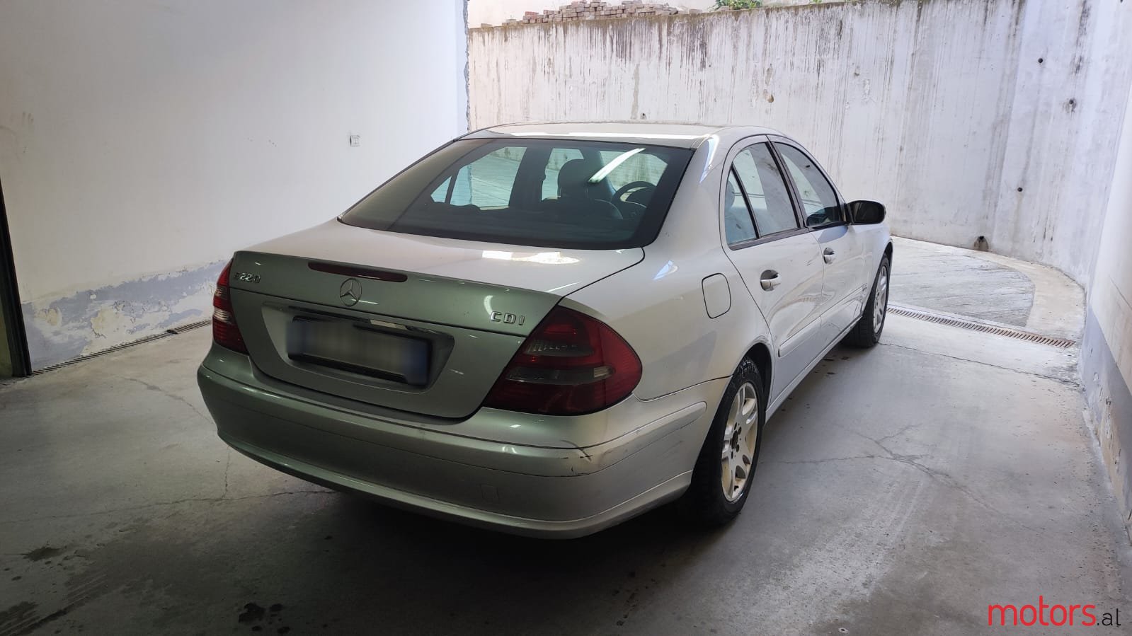 2004' Mercedes-Benz 220E photo #3