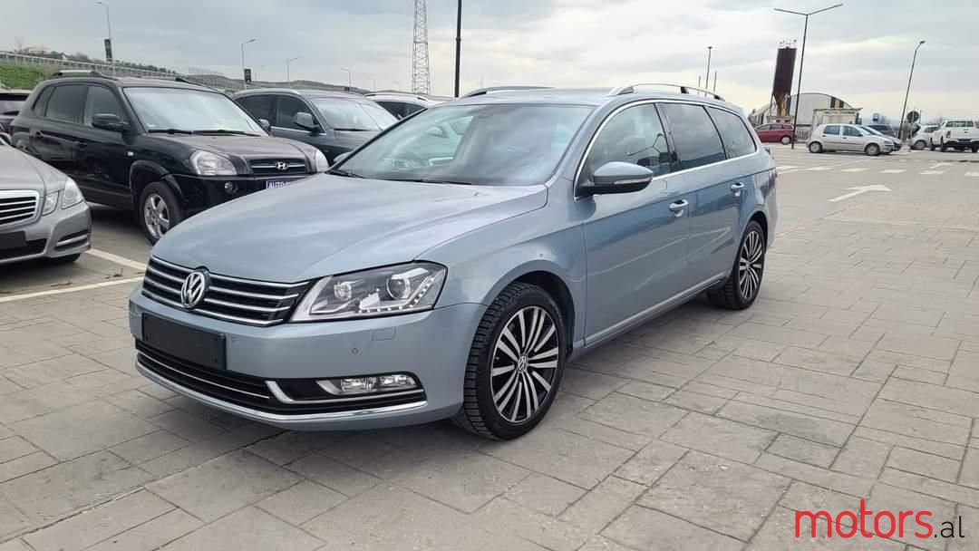 2012' Volkswagen Passat photo #1