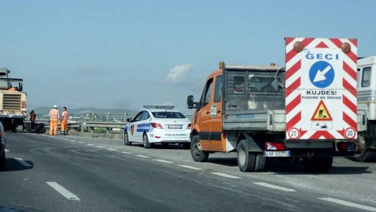 “Paraqesin rrezikshmëri të lartë për aksidente”/Konfindustria kërkon ndërhyrje urgjente për Durrës-Tiranë, të hetohet korrupsioni te rrugët