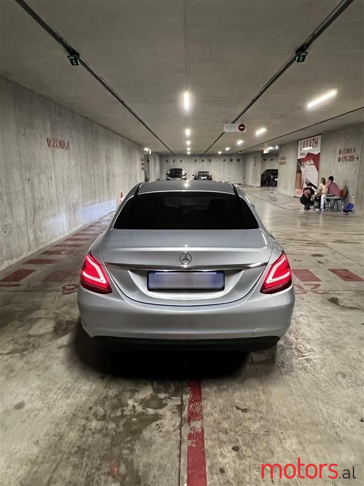 2015' Mercedes-Benz 220 photo #4