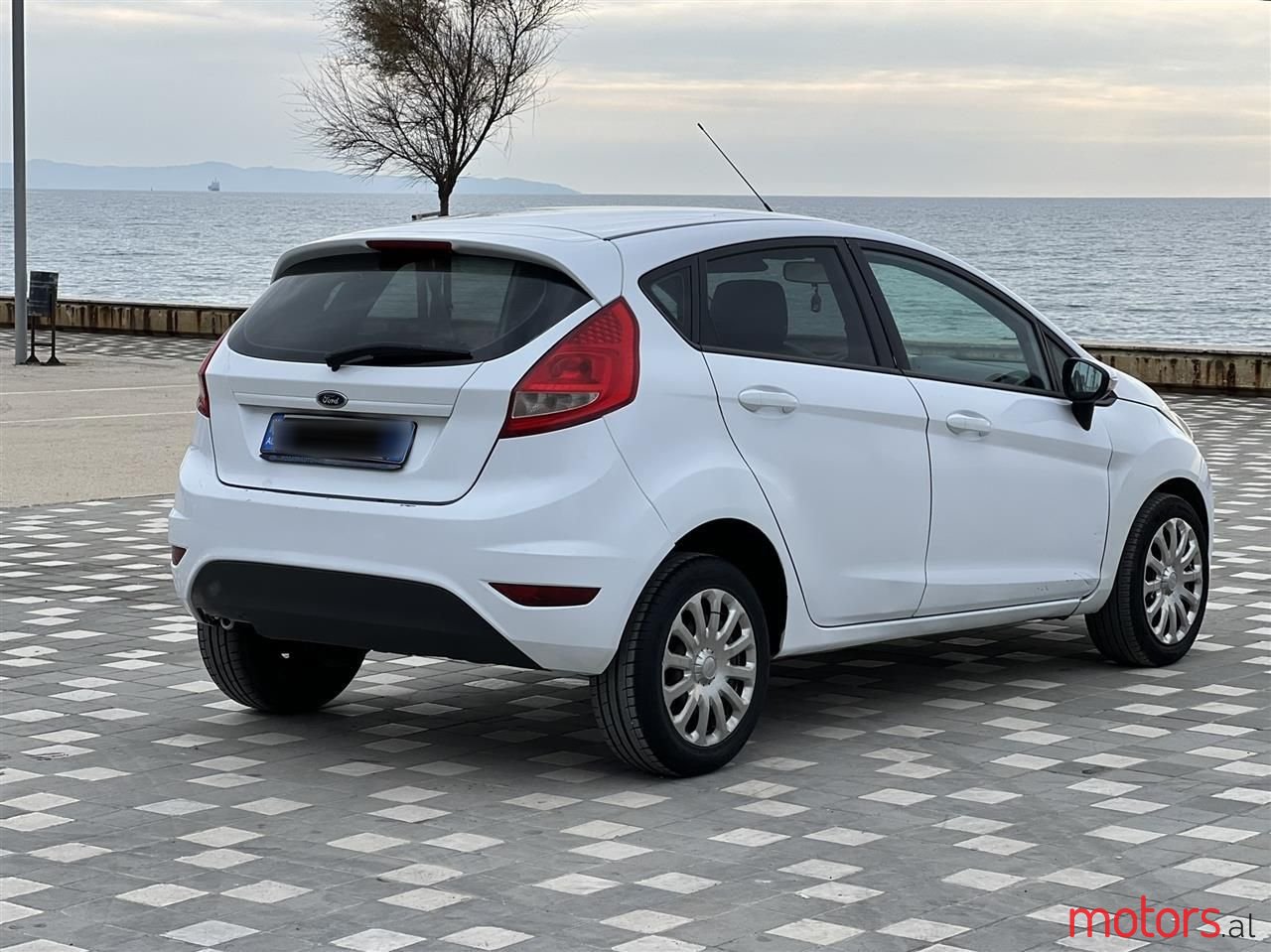 2010' Ford Fiesta photo #4