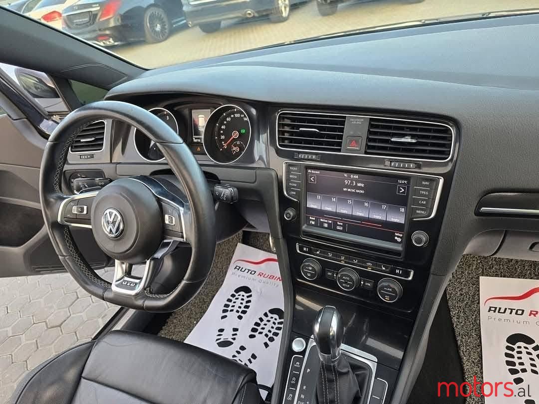 2015' Volkswagen Golf photo #6