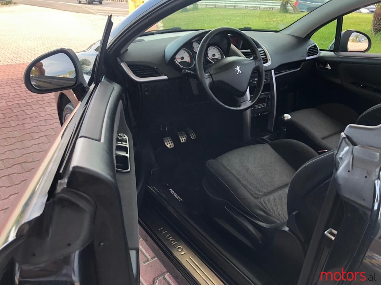 2010' Peugeot 207 photo #5