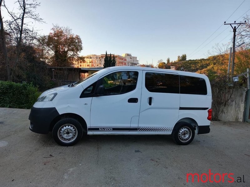 2010' Nissan NV200 photo #2