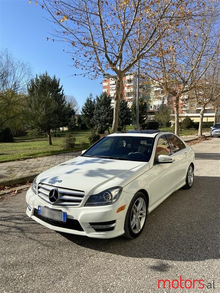 2012' Mercedes-Benz 300 photo #1