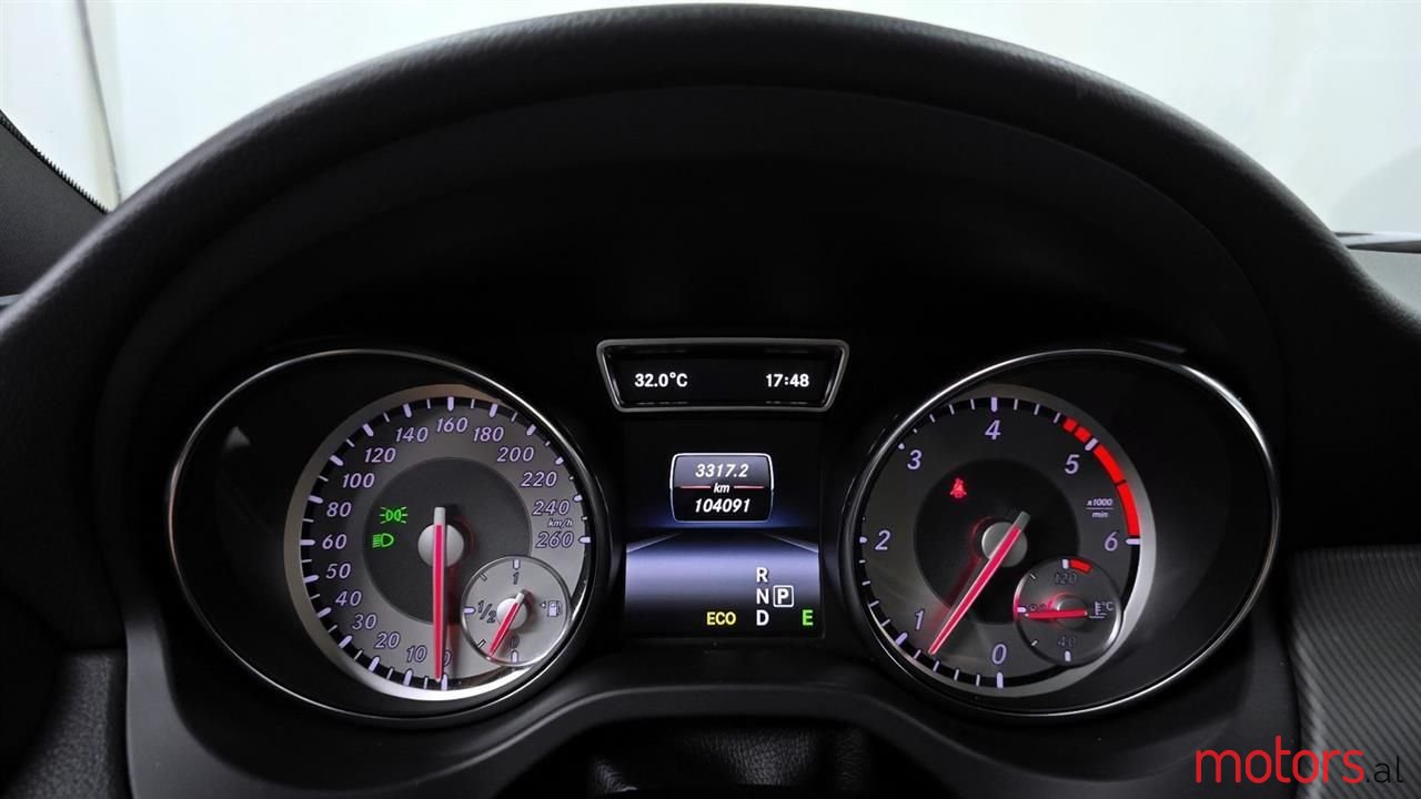 2014' Mercedes-Benz CLA 180 photo #3