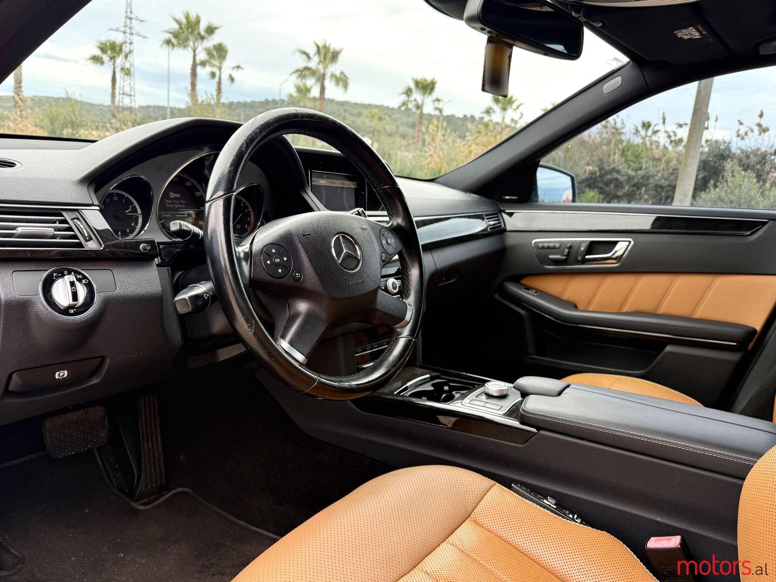 2012' Mercedes-Benz E 55 AMG photo #3