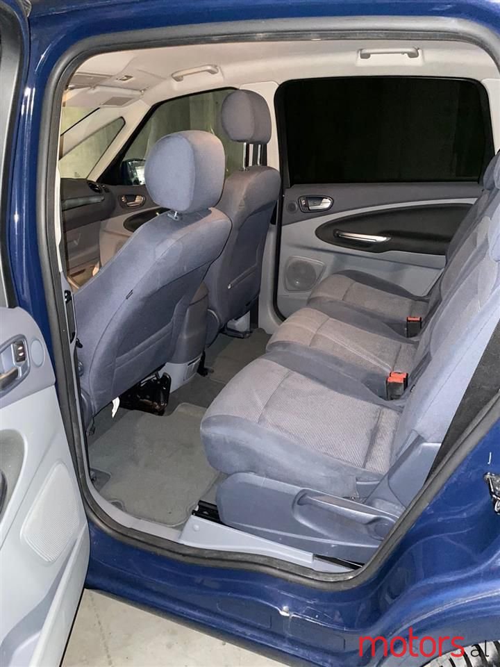 2009' Ford S-Max photo #4