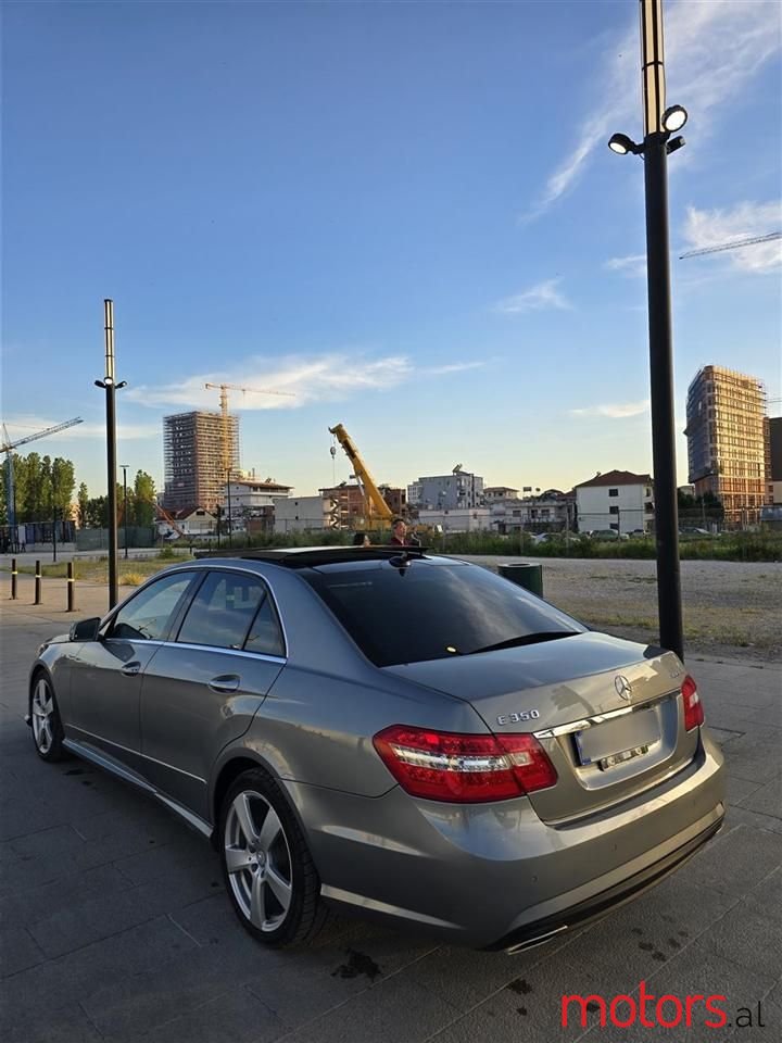 2013' Mercedes-Benz E 350 photo #5
