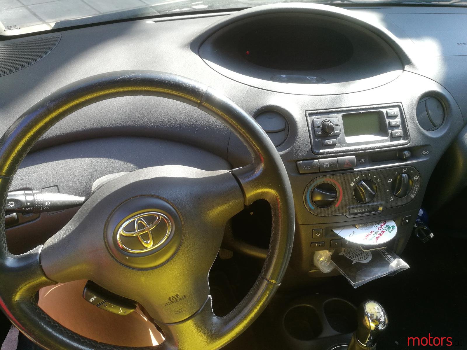 2005' Toyota Yaris photo #2