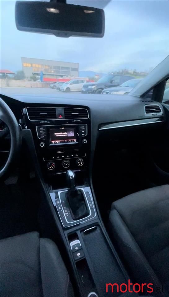 2014' Volkswagen Golf photo #3