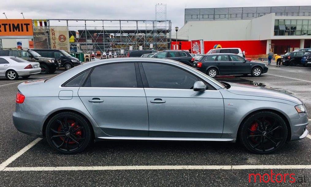 2010' Audi A4 photo #1