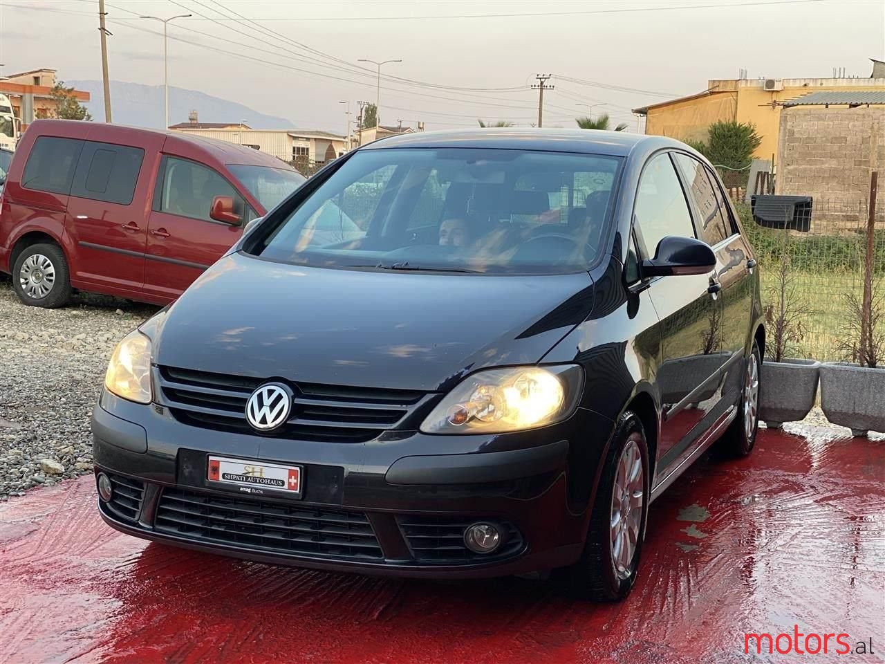 2005' Volkswagen Golf Plus photo #1