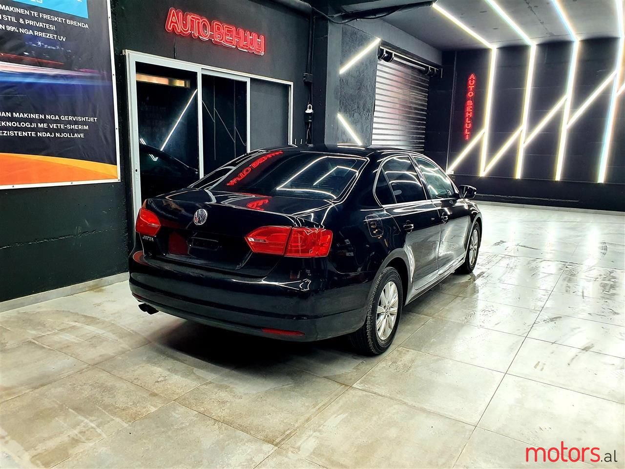 2012' Volkswagen Jetta photo #3