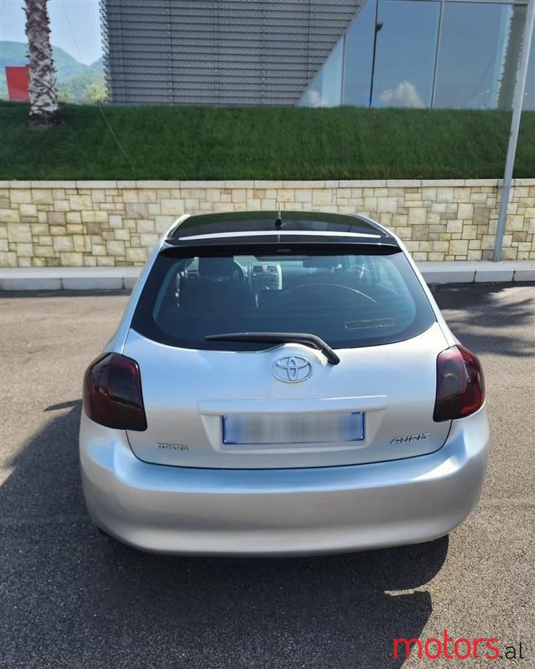 2008' Toyota Auris photo #3