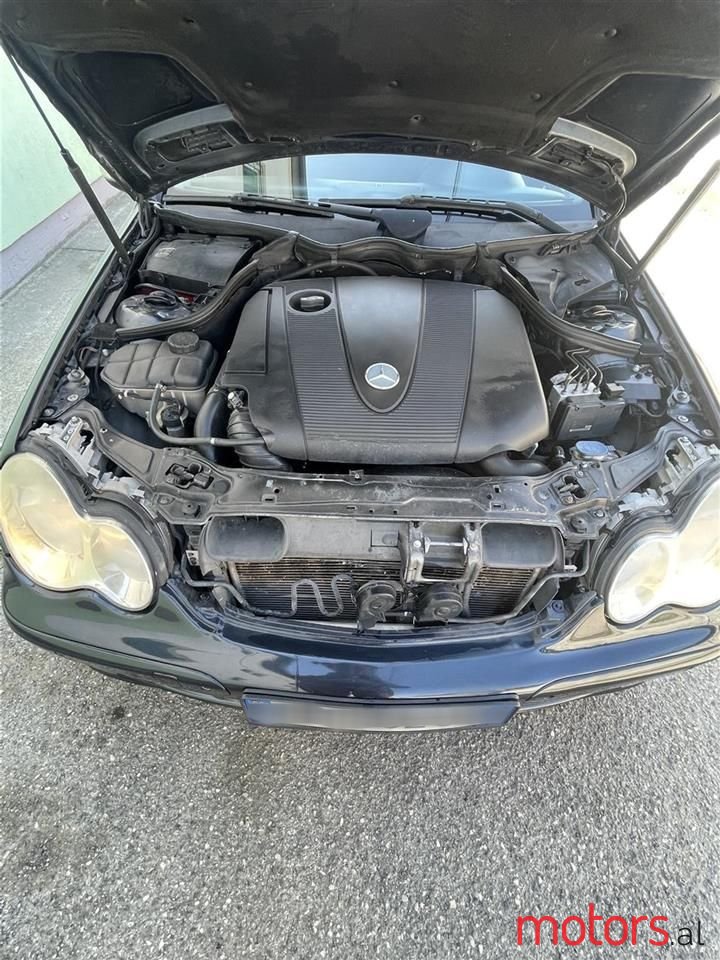 2005' Mercedes-Benz C 220 photo #5