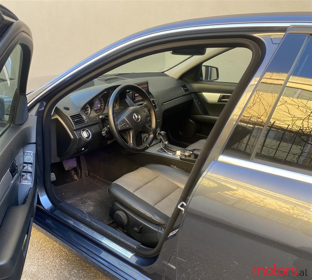 2010' Mercedes-Benz C 220 photo #4