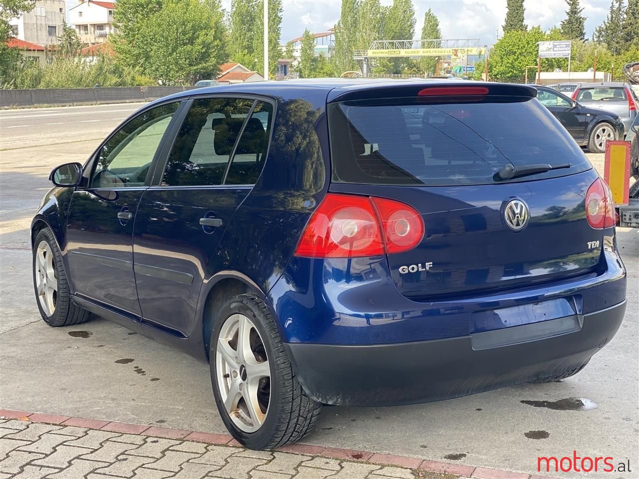 2005' Volkswagen Golf photo #3