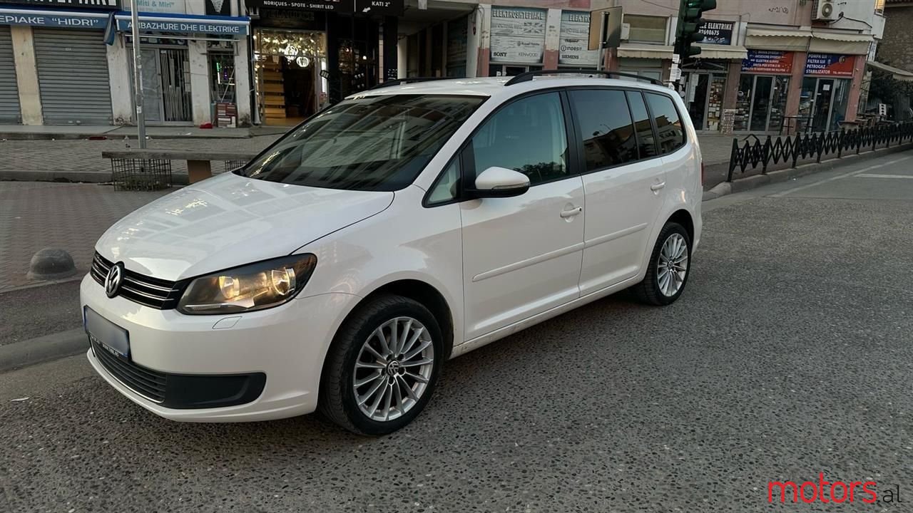 2012' Volkswagen Touran photo #1