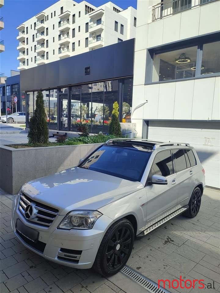 2011' Mercedes-Benz GLK 220 photo #1