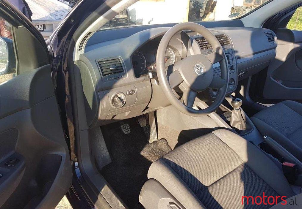 2005' Volkswagen Golf photo #1