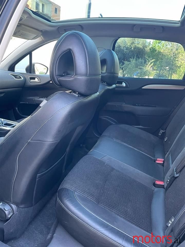 2011' Citroen C4 photo #5