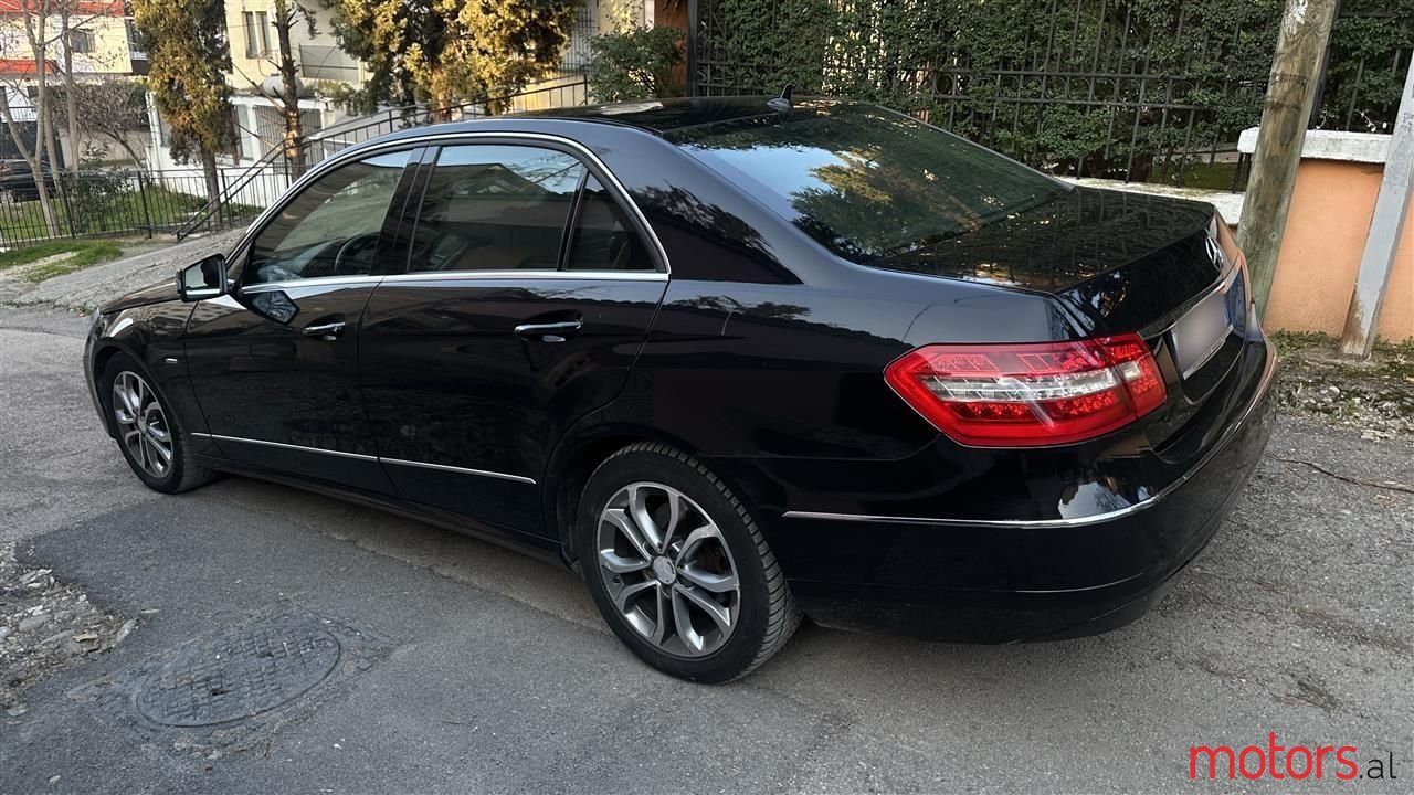 2009' Mercedes-Benz E 220 photo #2