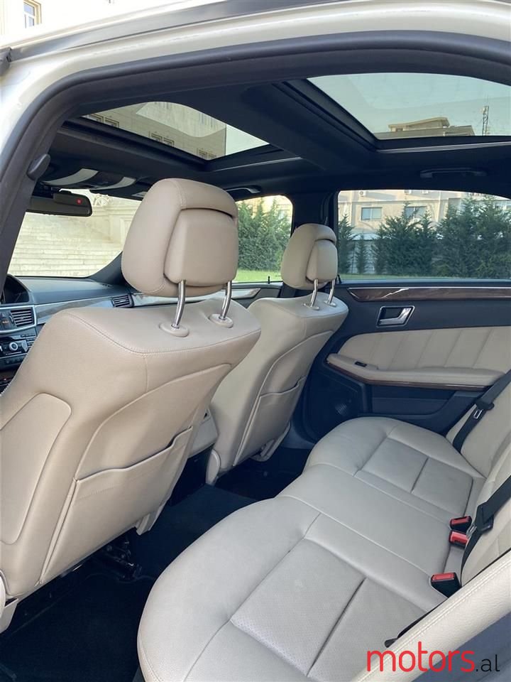 2011' Mercedes-Benz E 350 photo #1