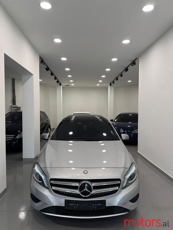 2014' Mercedes-Benz A 180 photo #5