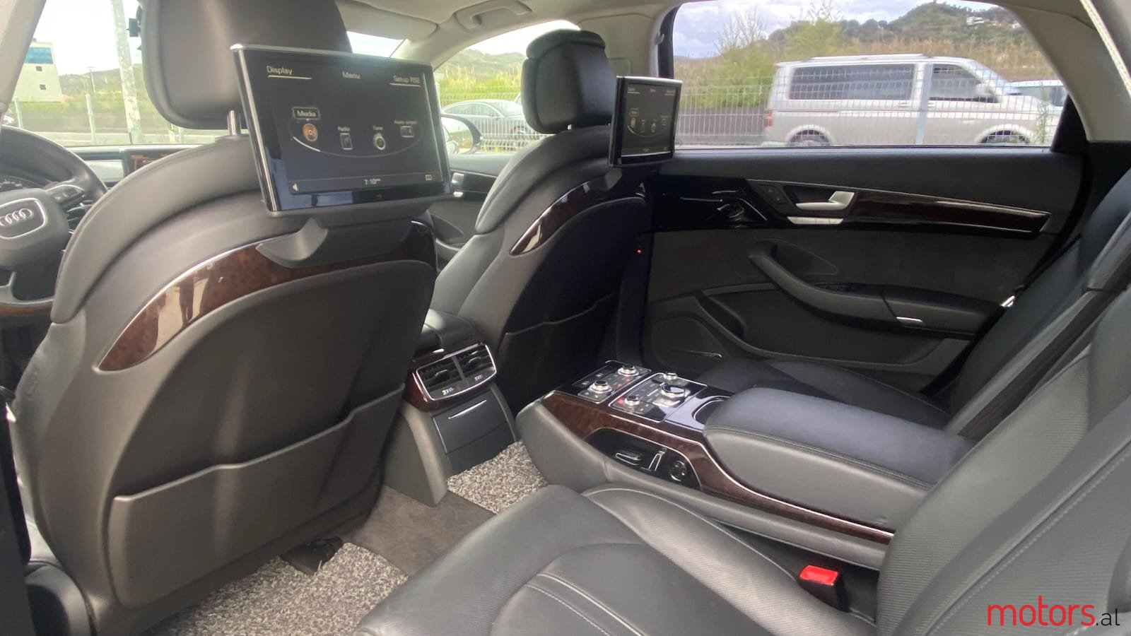 2015' Audi A8 photo #6