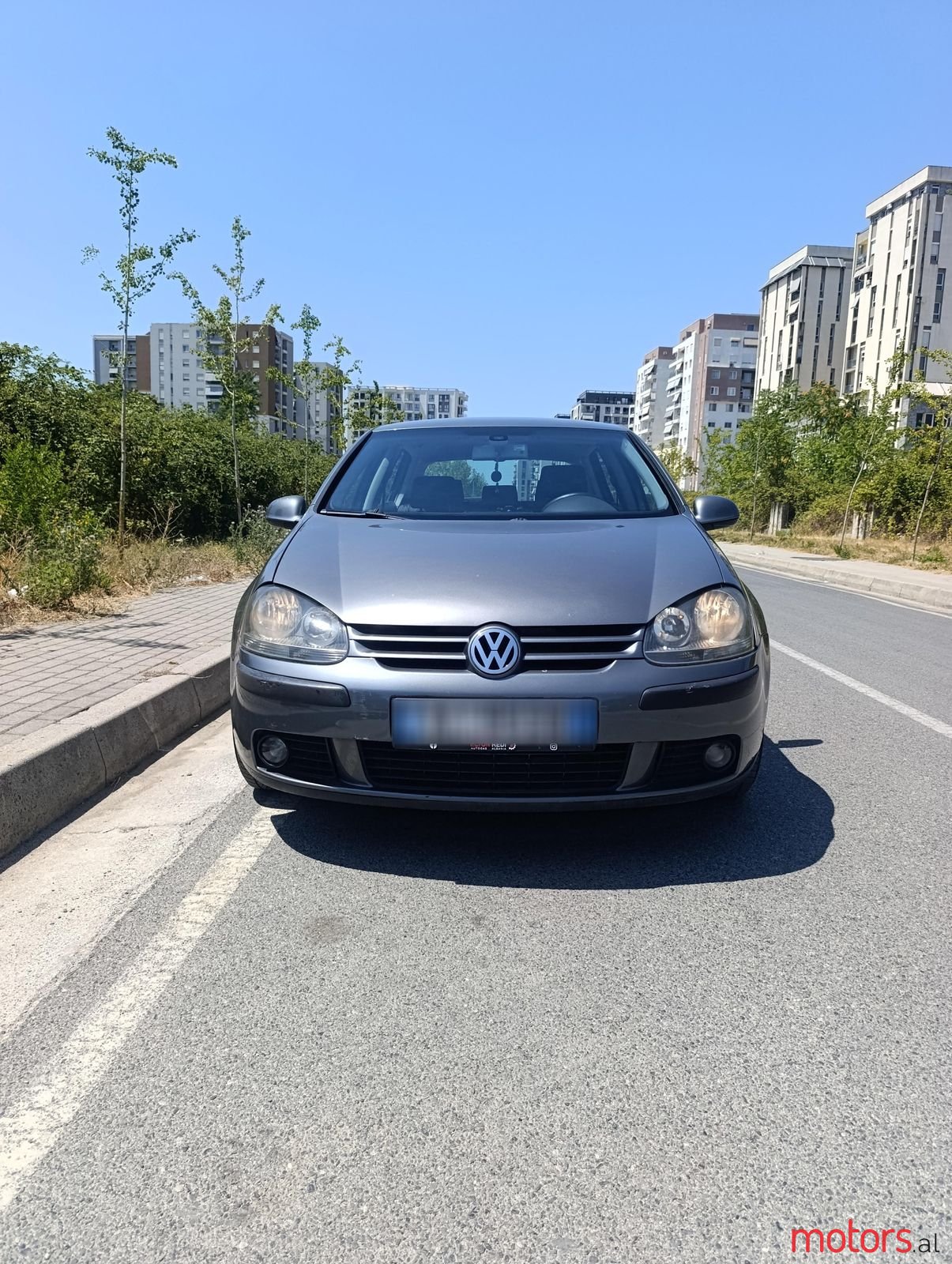 2004' Volkswagen Golf photo #4