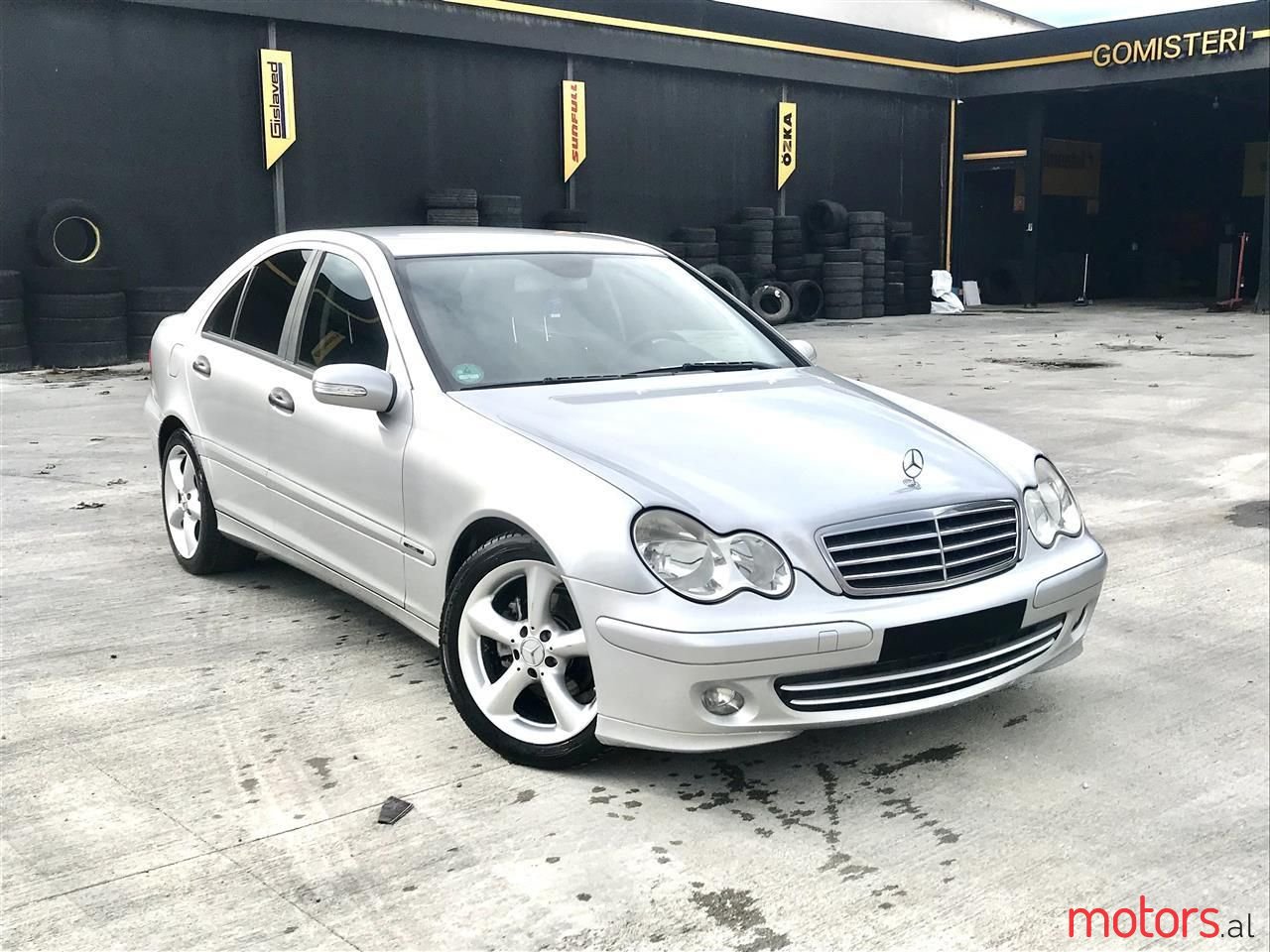 2004' Mercedes-Benz C 220 photo #1