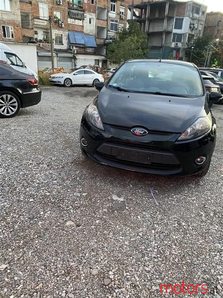 2012' Ford Fiesta photo #2