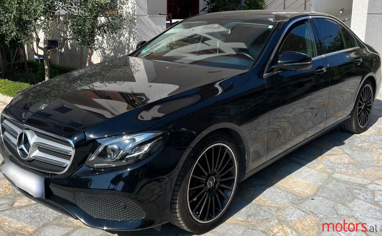 2018' Mercedes-Benz 220 photo #1