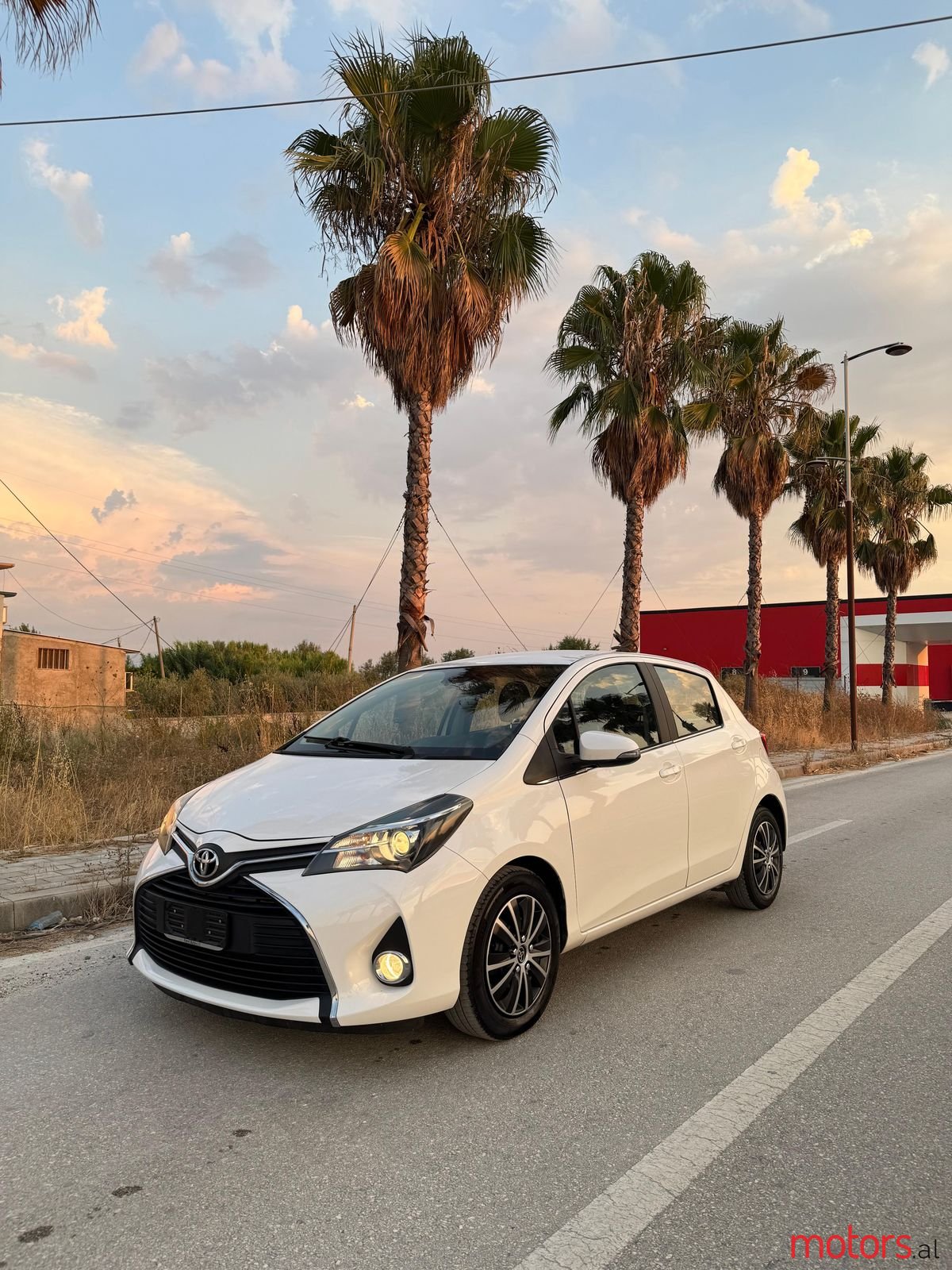 2015' Toyota Yaris photo #6